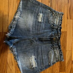 Women’s Hayden Boutique Shorts size large NWT